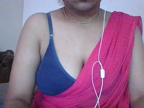 Snapshot of snehashreyatamil chatting on October 29, 2025, 7:51 am snehashreyatamil online show from October 29, 2025, 7:51 am