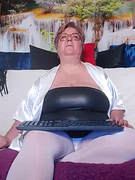 QueenPammy1 online show from February 15, 2026, 7:31 am