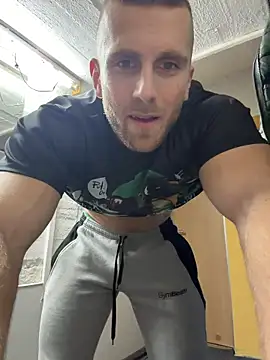 Snapshot of trainwithme chatting on November 25, 2025, 8:14 am trainwithme online show from November 25, 2025, 8:14 am