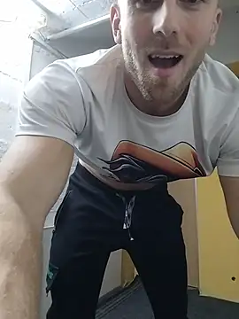 Snapshot of trainwithme chatting on November 11, 2025, 12:11 pm trainwithme online show from November 11, 2025, 12:11 pm