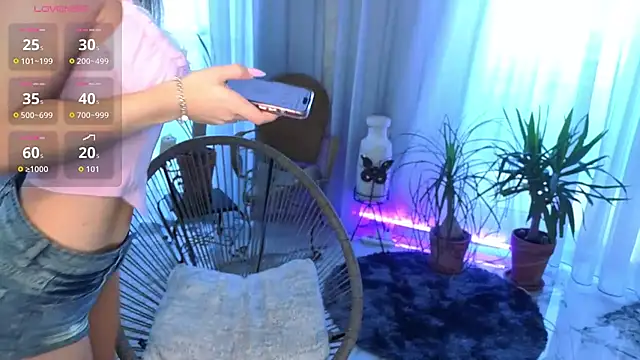 lili hotly online show from November 2, 2025, 6:07 am