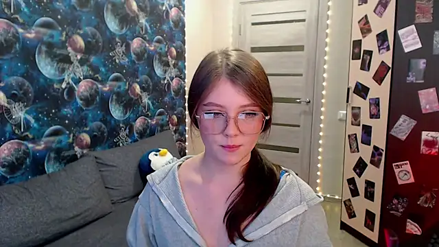 GinnyBlacky online show from October 8, 2025, 4:19 pm