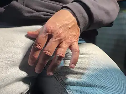 Snapshot of Max_965 chatting on November 15, 2025, 6:45 pm Max 965 online show from November 15, 2025, 6:45 pm