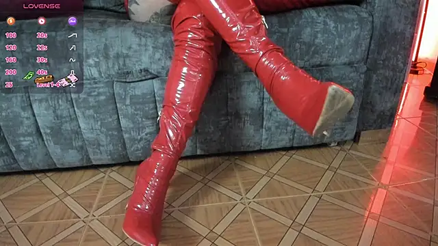  LuanaDabbraccio online show from November 21, 2025, 2:05 pm