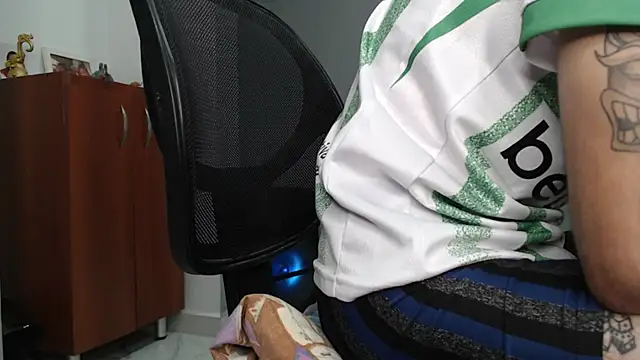 Snapshot of bigdick_monster1 chatting on September 16, 2025, 10:16 am bigdick monster1 online show from September 16, 2025, 10:16 am