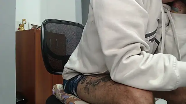 Snapshot of bigdick_monster1 chatting on September 15, 2025, 10:05 am bigdick monster1 online show from September 15, 2025, 10:05 am