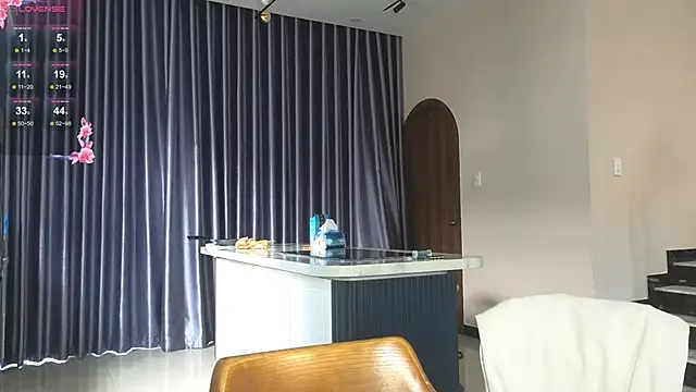 hot ass 18 online show from February 13, 2026, 6:46 am