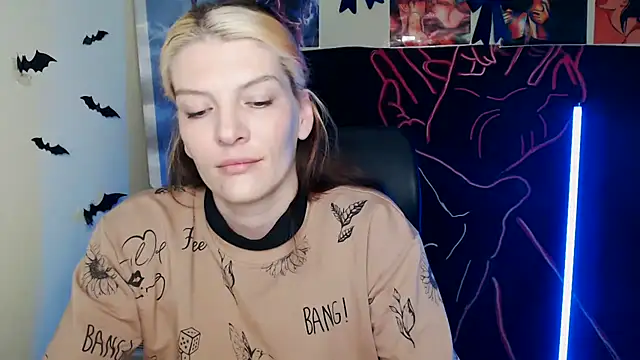 VanessaRey  online show from April 18, 2026, 6:05 am