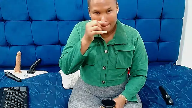 AriesCake online show from February 13, 2026, 8:47 am