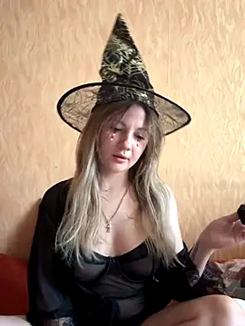 mollygirll online show from October 29, 2025, 11:53 am