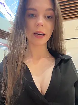 MilaBee online show from October 13, 2025, 9:00 am