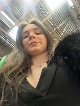 MilaBee online show from March 8, 2026, 7:11 am