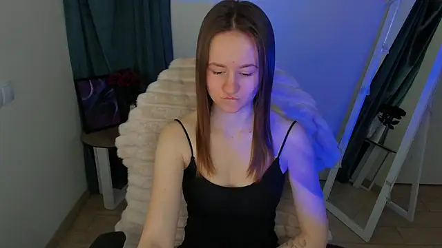 Snapshot of Catherine_e chatting on December 15, 2025, 9:09 pm Catherine e online show from December 15, 2025, 9:09 pm