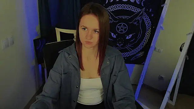 Snapshot of Catherine_e chatting on October 23, 2025, 6:28 pm Catherine e online show from October 23, 2025, 6:28 pm