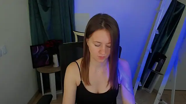 Snapshot of Catherine_e chatting on November 5, 2025, 7:28 pm Catherine e online show from November 5, 2025, 7:28 pm