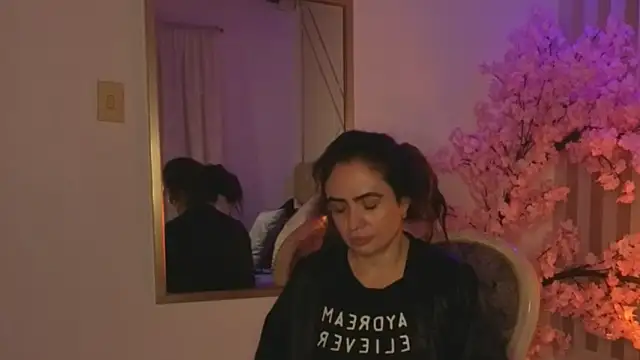 angelinarouse  online show from March 8, 2026, 4:05 am