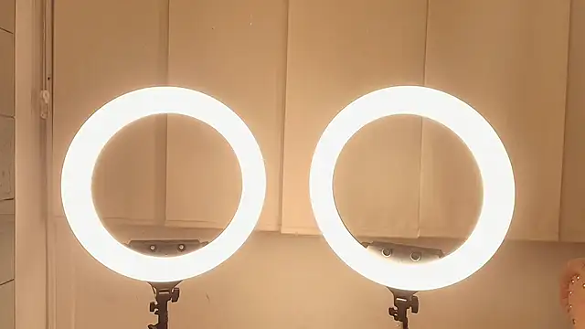 Snapshot of juliana_luque chatting on December 3, 2025, 12:04 pm juliana luque online show from December 3, 2025, 12:04 pm