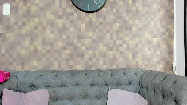 Snapshot of juliana_luque chatting on September 19, 2025, 12:09 pm juliana luque online show from September 19, 2025, 12:09 pm