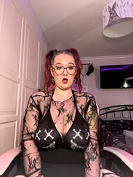 Snapshot of Ms_Lunar-Lust chatting on October 25, 2025, 10:25 am Ms Lunar-Lust online show from October 25, 2025, 10:25 am