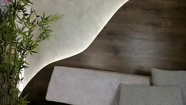 mia lacy  online show from November 9, 2025, 4:55 pm