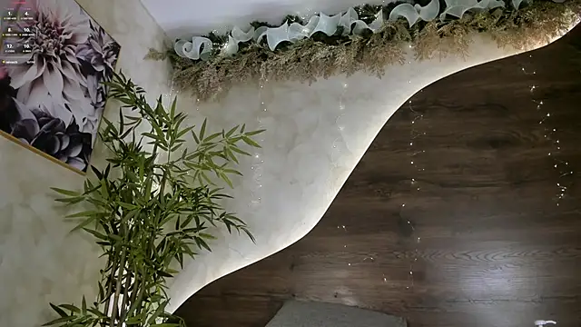 mia lacy  online show from December 13, 2025, 8:59 pm