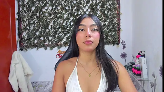 Snapshot of Sarahbrowm_ chatting on December 5, 2025, 2:48 pm Sarahbrowm online show from December 5, 2025, 2:48 pm