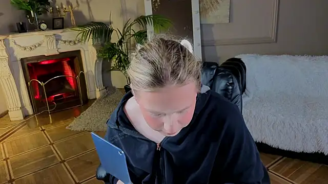 Jes Solar online show from November 13, 2025, 10:02 pm