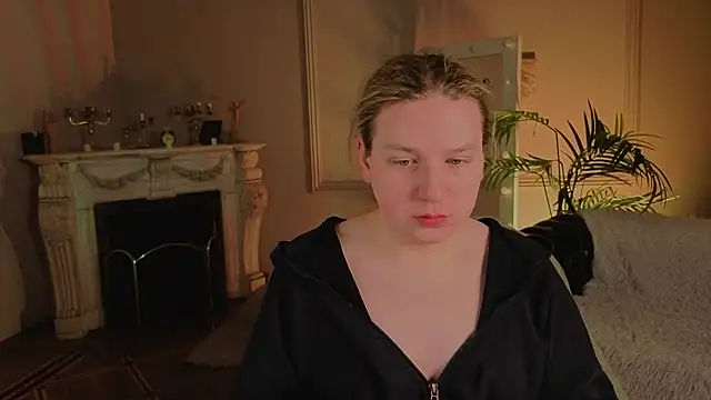 Jes Solar online show from February 4, 2026, 9:43 pm