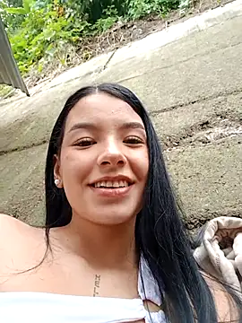 adrianagilton online show from November 2, 2025, 5:51 pm