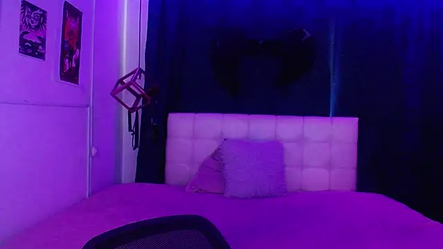 Snapshot of goth_minerva chatting on October 27, 2025, 1:56 pm goth minerva online show from October 27, 2025, 1:56 pm