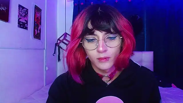 Snapshot of goth_minerva chatting on November 4, 2025, 1:15 pm goth minerva online show from November 4, 2025, 1:15 pm