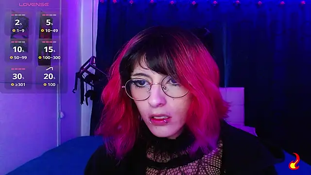 Snapshot of goth_minerva chatting on October 31, 2025, 1:08 pm goth minerva online show from October 31, 2025, 1:08 pm