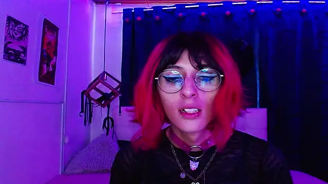 Snapshot of goth_minerva chatting on November 14, 2025, 1:26 pm goth minerva online show from November 14, 2025, 1:26 pm