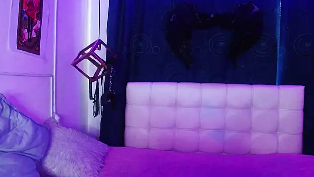 Snapshot of goth_minerva chatting on October 25, 2025, 1:45 pm goth minerva online show from October 25, 2025, 1:45 pm