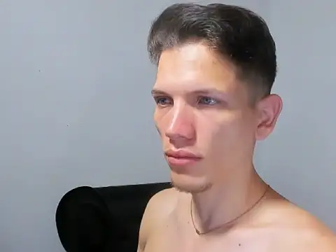 Snapshot of kevinkewman chatting on December 5, 2025, 12:48 pm kevinkewman online show from December 5, 2025, 12:48 pm