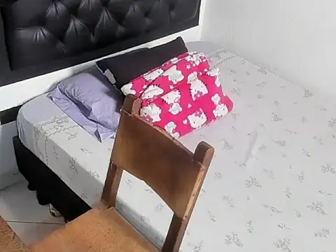 Snapshot of kevinkewman chatting on November 10, 2025, 12:10 pm kevinkewman online show from November 10, 2025, 12:10 pm