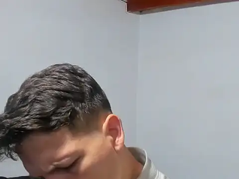 Snapshot of kevinkewman chatting on December 4, 2025, 10:36 am kevinkewman online show from December 4, 2025, 10:36 am