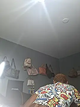 Snapshot of ItsBarbieBitcxxxx69 chatting on November 5, 2025, 8:06 am ItsBarbieBitcxxxx69 online show from November 5, 2025, 8:06 am