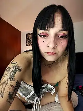 Snapshot of KARINNA__RAVEN chatting on September 11, 2025, 12:43 am KARINNA RAVEN online show from September 11, 2025, 12:43 am