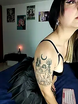 Snapshot of KARINNA__RAVEN chatting on October 2, 2025, 9:29 pm KARINNA RAVEN online show from October 2, 2025, 9:29 pm