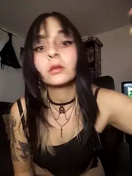 KARINNA  RAVEN online show from March 1, 2026, 2:00 am