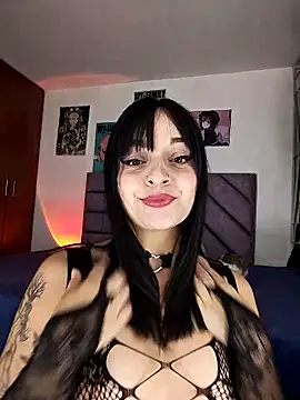 Snapshot of KARINNA__RAVEN chatting on October 28, 2025, 12:11 am KARINNA RAVEN online show from October 28, 2025, 12:11 am