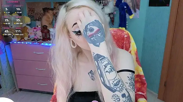 Snapshot of Manuela_unicorn chatting on November 17, 2025, 8:35 pm Manuela unicorn online show from November 17, 2025, 8:35 pm