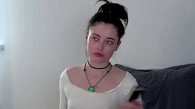 AshleyD  online show from May 24, 2026, 1:33 pm