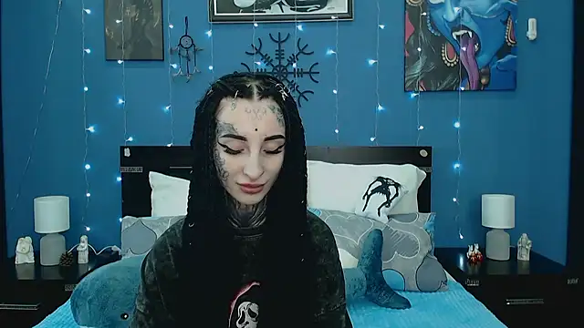 Snapshot of Velvetbat chatting on April 22, 2026, 7:04 am Velvetbat online show from April 22, 2026, 7:04 am