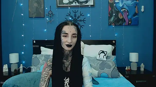 Snapshot of Velvetbat chatting on May 19, 2026, 7:04 am Velvetbat online show from May 19, 2026, 7:04 am
