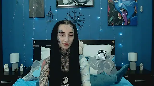 Snapshot of Velvetbat chatting on May 18, 2026, 7:02 am Velvetbat online show from May 18, 2026, 7:02 am