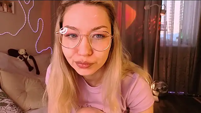 Lilo Sims online show from February 4, 2026, 2:50 am