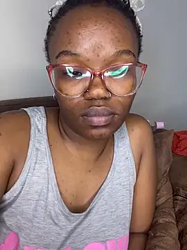 YummyMelanin117 online show from April 18, 2026, 2:08 pm