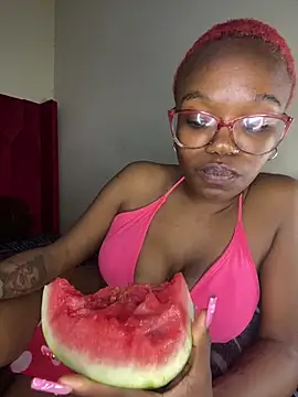 YummyMelanin117 online show from October 5, 2025, 11:50 pm